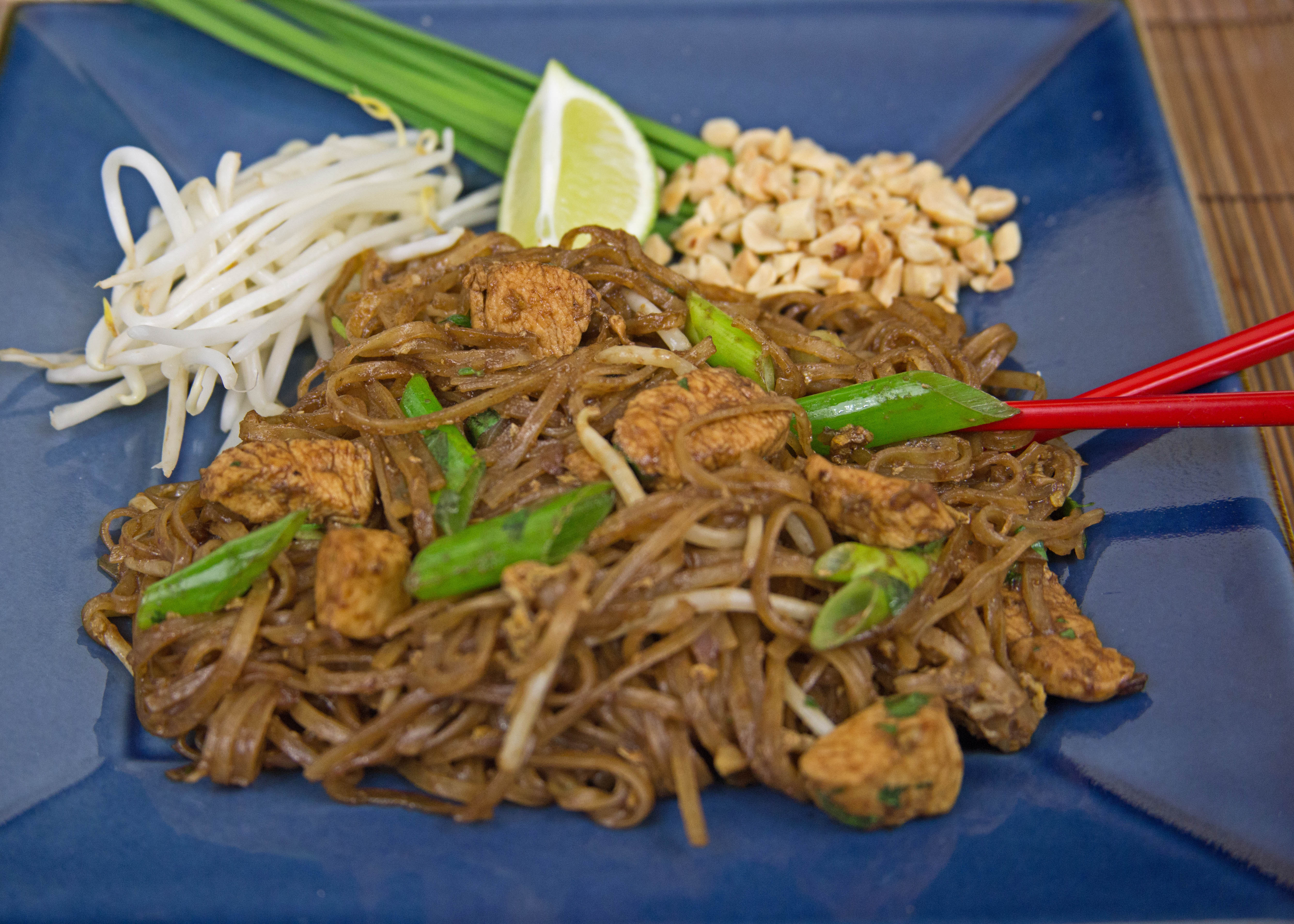 Foodista Recipes, Cooking Tips, and Food News Pad Thai with Chicken